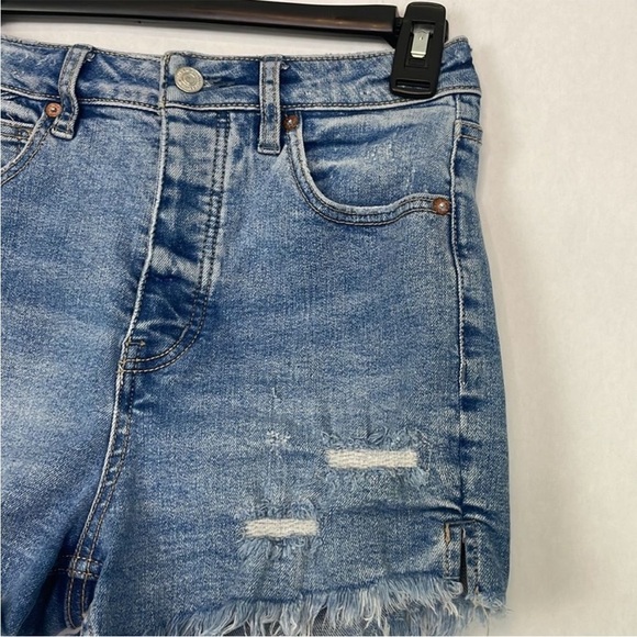 Free People We The Free Curvy Vintage Hi Rise Button fly Jean Shorts. Size 25. - Picture 4 of 13